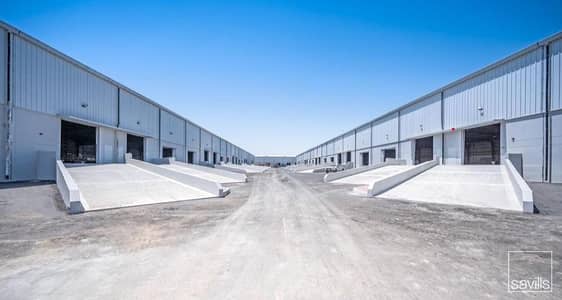 Warehouse for Rent in Mussafah, Abu Dhabi - Expansive Warehouse |Prime Location |High Ceilings