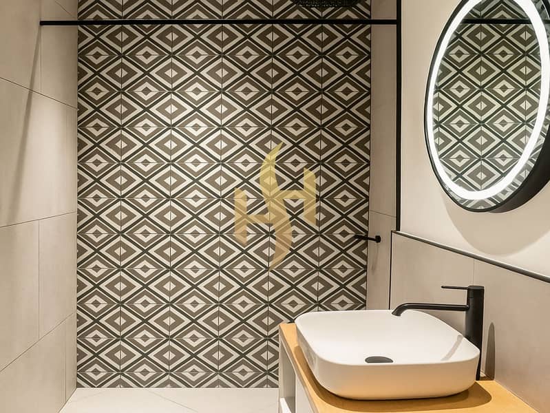 9 20250611_1527_Modern Shower Design_remix_01jxfbth6wefe9ncfar7zmes4m. png