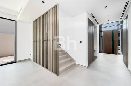 5 Bedroom Villa for Rent in Tilal Al Ghaf, Dubai - Upgraded | Single Row | Great Amenities | Modern