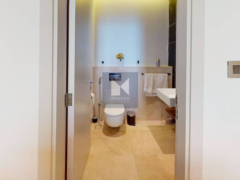 11 BGHqXksQmUa-Bathroom. jpg