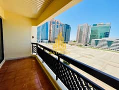 شقة في شارع الكورنيش 4 غرف 139999 درهم - 11899867