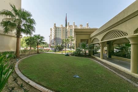 2 Bedroom Apartment for Rent in Palm Jumeirah, Dubai - Beach access | Unfurnished | Available Now