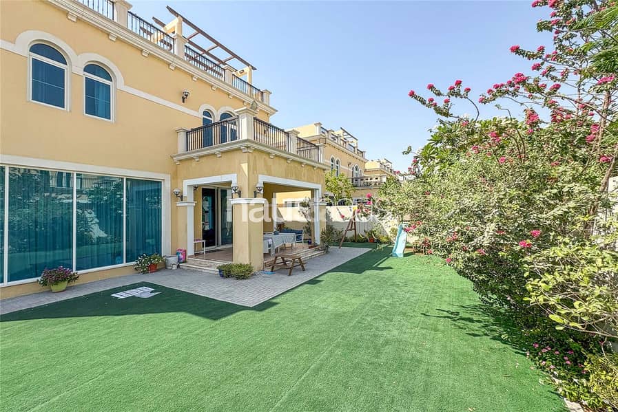 位于朱美拉公园社区,第9区 4 卧室的别墅 360000 AED - 8791609 位于朱美拉公园社区,第9区 4 卧室的别墅 360000 AED - 8791609
