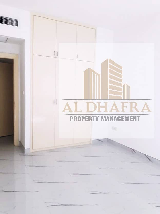 Huge Apt! 4BR plus 1 and Near Corniche Beach Huge Apt! 4BR plus 1 and Near Corniche Beach