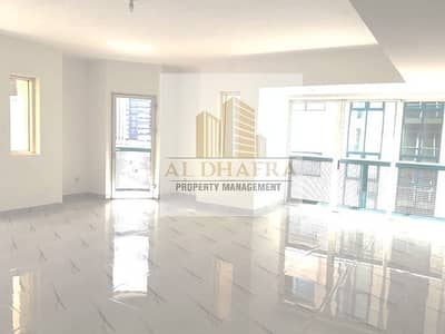 Huge Apt! 4BR plus 1 and Near Corniche Beach Huge Apt! 4BR plus 1 and Near Corniche Beach