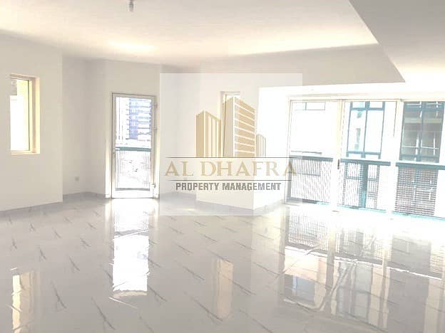 Huge Apt! 4BR plus 1 and Near Corniche Beach Huge Apt! 4BR plus 1 and Near Corniche Beach