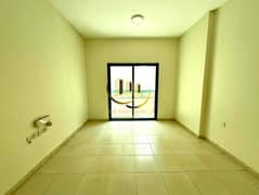 شقة في النهدة 1 غرفة 33995 درهم - 11895569