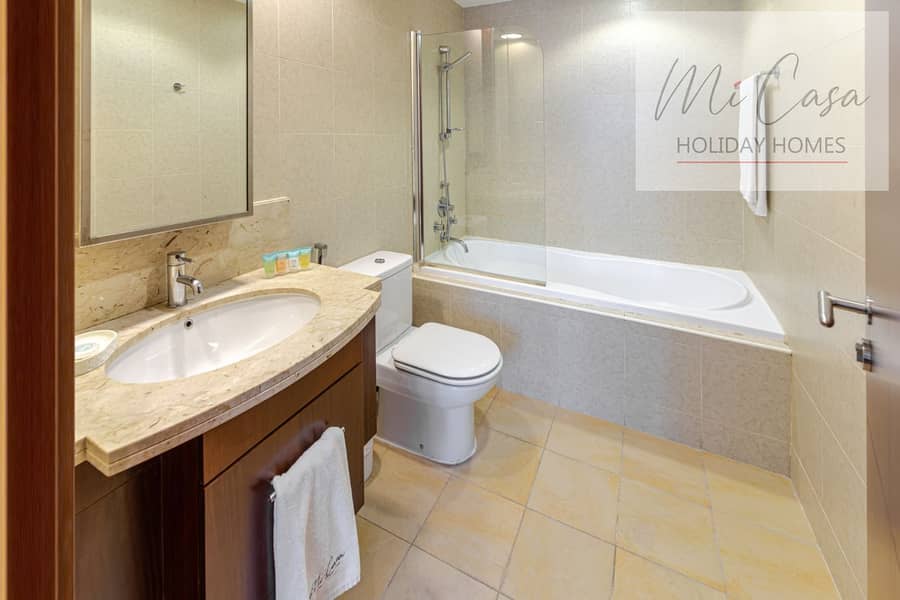 9 Bathroom. jpg