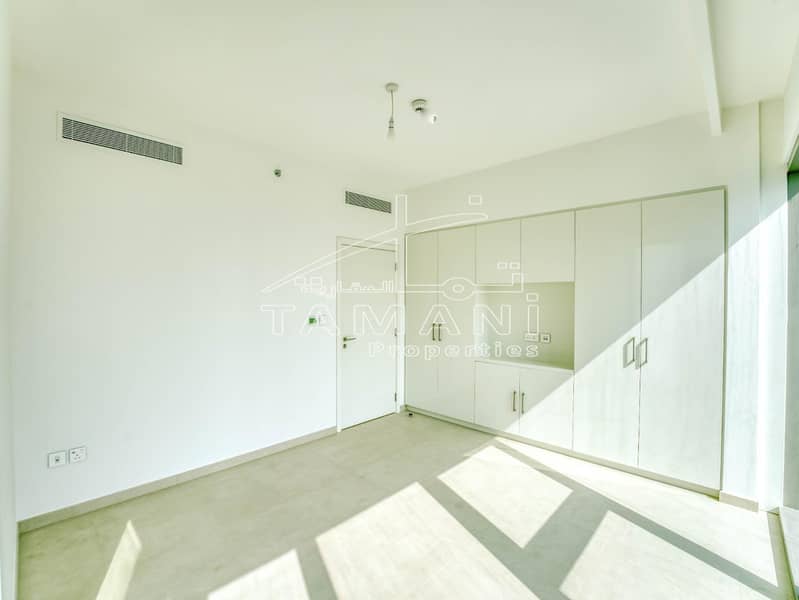 Fancy Burj view Best Deal High floor Fancy Burj view Best Deal High floor