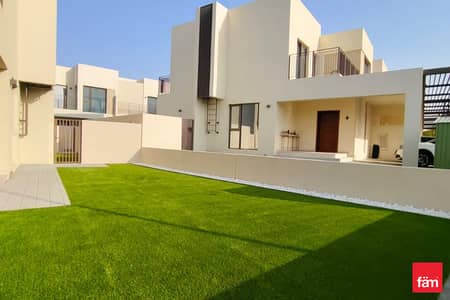 4 Bedroom Townhouse for Rent in Dubai South, Dubai - 4BR + Maids | Large Plot | Vacant on August