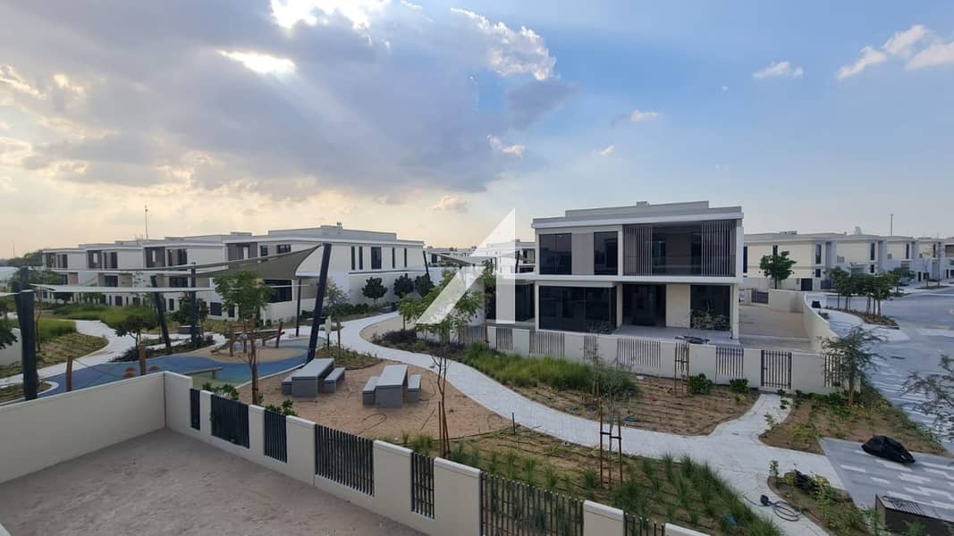 Single Row|Unfurnished |Park View |Great Community