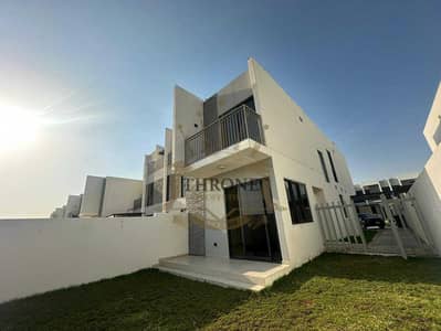 3 Bedroom Townhouse for Rent in DAMAC Hills 2 (Akoya by DAMAC), Dubai - Premium 3bed+ Maid- Spacious Layout- Beautiful Garden