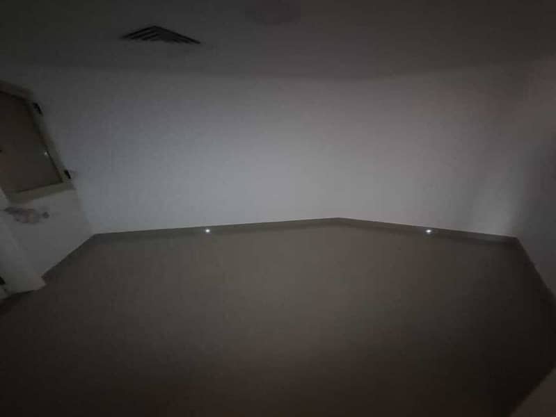 12 500b7b4f-c293-4024-b7df-2a6d3b5ca8b1. jpeg