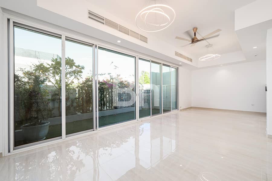 Corner Unit | Close to School | Vacant Corner Unit | Close to School | Vacant