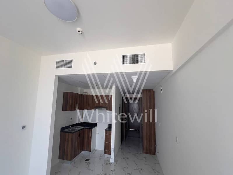 5 Kitchen - MR-E527. jpeg