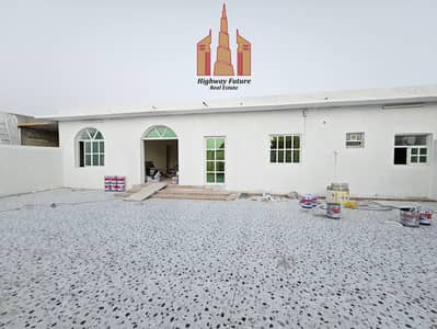فیلا 4 غرف نوم للايجار في الجزات، الشارقة - 1000263418. jpg