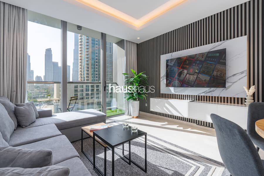 Burj Khalifa View | Contemporary 1BR | Central
