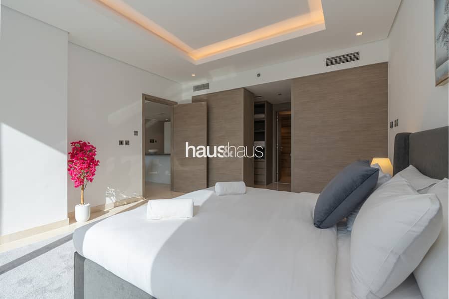 Burj Khalifa View | Contemporary 1BR | Central - Image 13