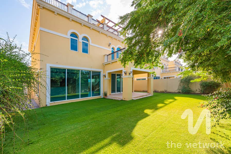 Вилла в Джумейра Парк,Дистрикт 9, 4 cпальни, 7900000 AED - 11907425 Вилла в Джумейра Парк,Дистрикт 9, 4 cпальни, 7900000 AED - 11907425