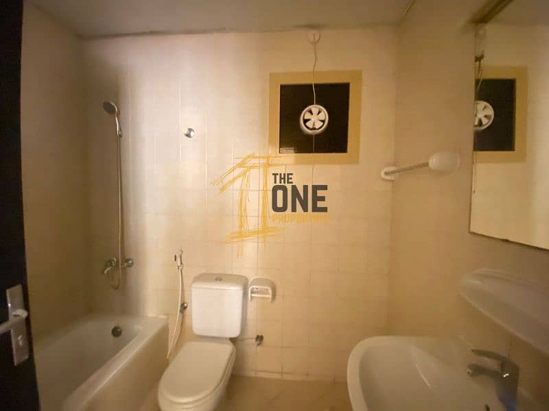 9 YV001. jpg
