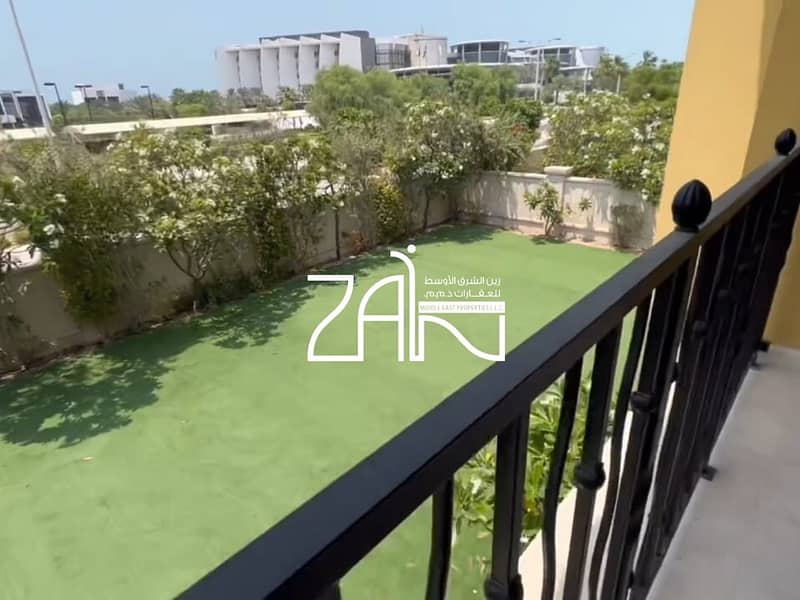 Luxurious 4BR + Maids Room with Partial Sea View Luxurious 4BR + Maids Room with Partial Sea View