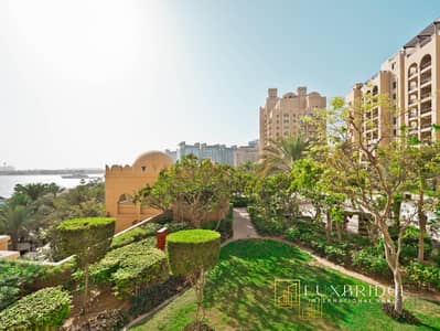 2 Bedroom Apartment for Sale in Palm Jumeirah, Dubai - Pool View | Vacant Soon | Exclusive