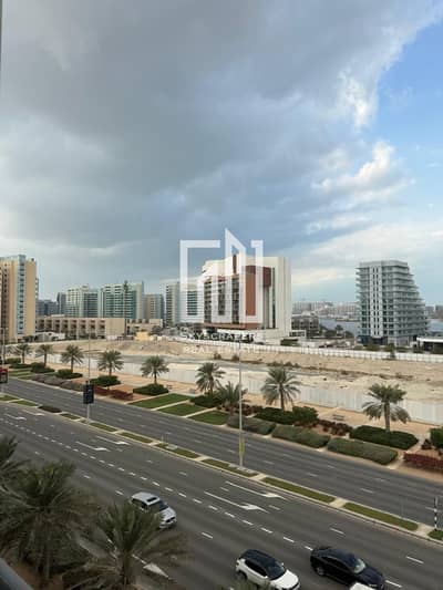 2 Bedroom Flat for Rent in Al Raha Beach, Abu Dhabi - 810f8835-898b-4358-9430-f8e4401e3f17. jpeg