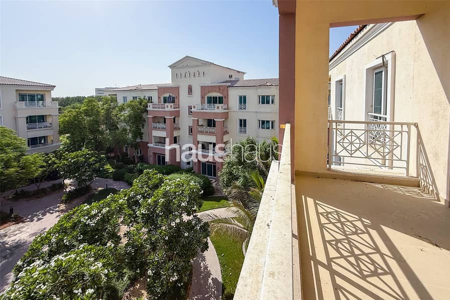 Upgraded Kitchen | Furnished/Unfurnised| Pool View