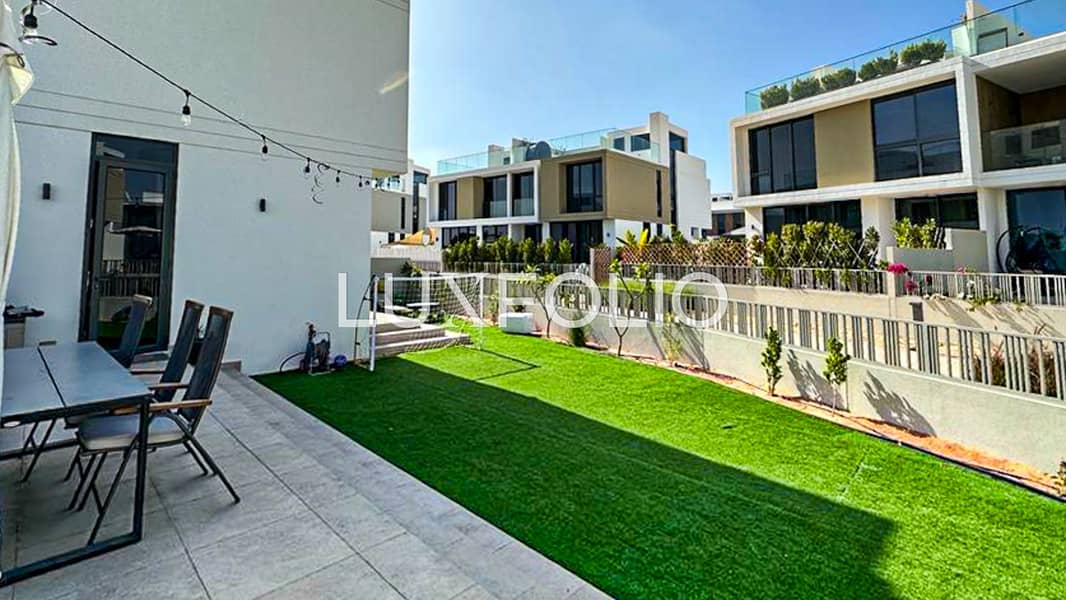 CORNER PLOT || MUST SEE || BEST LOCATION CORNER PLOT || MUST SEE || BEST LOCATION