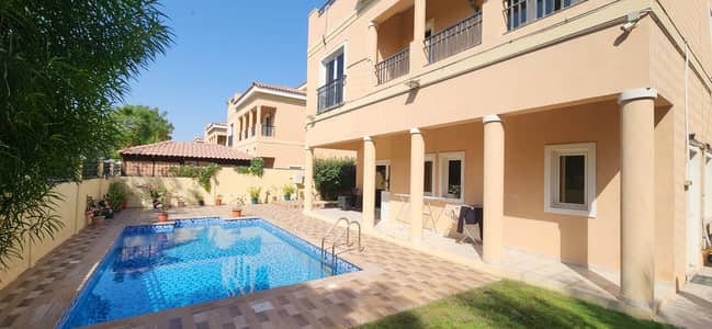 فیلا 5 غرف نوم للبيع في ذا فيلا، دبي - pool7. jpg