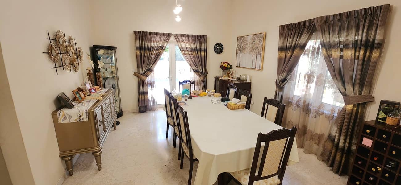 14 dining1. jpg