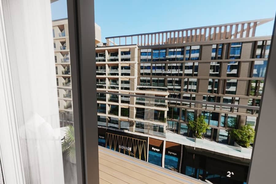 2 Balcony 1. jpg