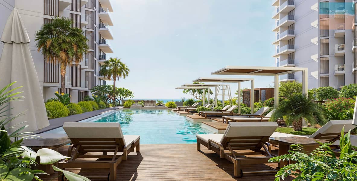 4 Outdoor Swimming Pool. jpg