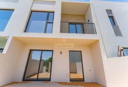 Pool View | Prime Location | Single Row