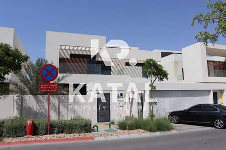 5 Bedroom Villa for Rent in Yas Island, Abu Dhabi - PHOTO-2024-04-18-19-28-36(7). jpg 5 Bedroom Villa for Rent in Yas Island, Abu Dhabi - PHOTO-2024-04-18-19-28-36(7). jpg