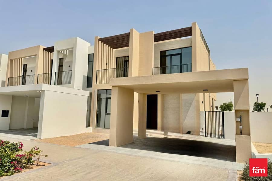 Biggest Plot | Most Luxurious | Single Row