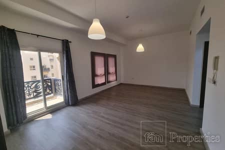 1 Bedroom Apartment for Rent in Remraam, Dubai - Closed Kitchen | Upgraded 1 BR | Ready To Move