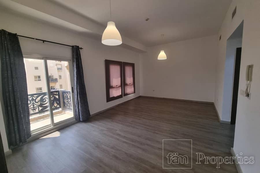Spacious 1 BR | Closed Kitchen | Ready To Move