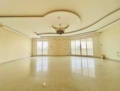 شقة في كورنيش البحيرة 3 غرف 125000 درهم - 11910447