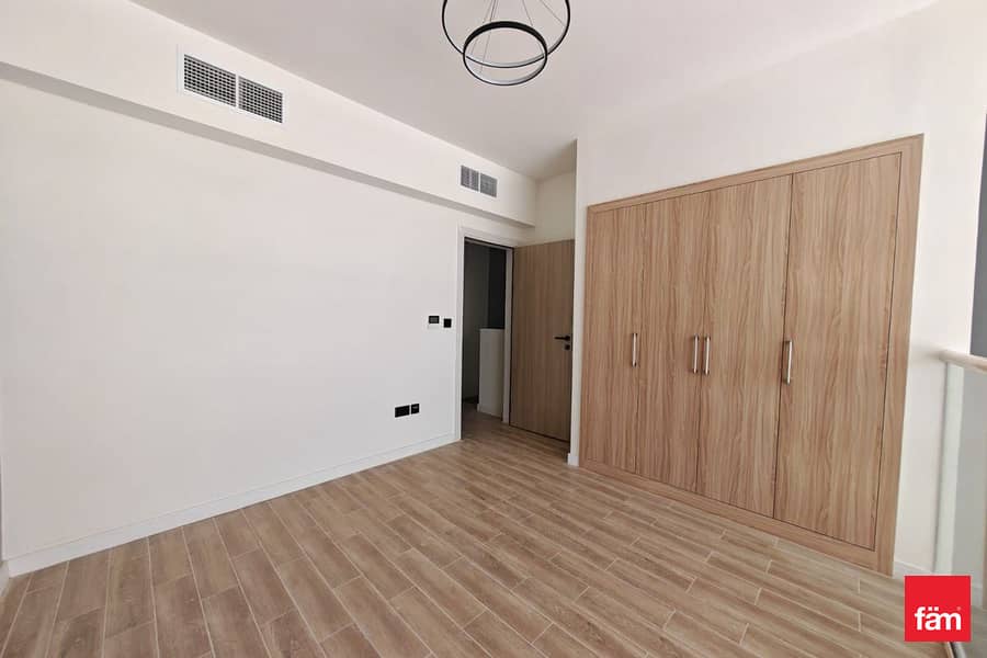 Two Sides Garden | Ready To Move | Big Layout Two Sides Garden | Ready To Move | Big Layout