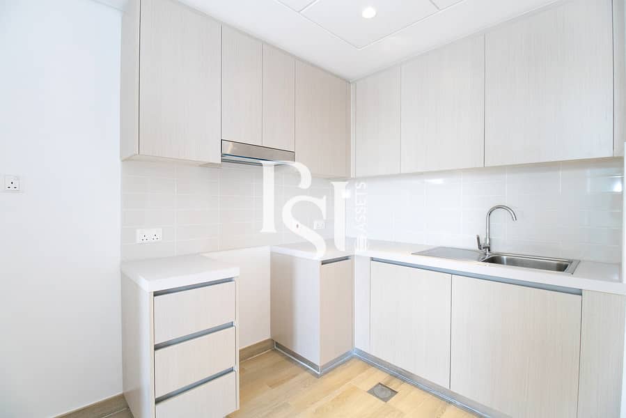 7 yas-island-water-edge-abu-dhabi-kitchen. jpg