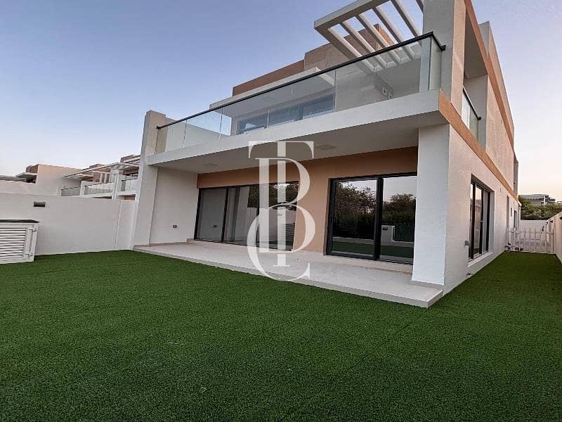 Motivated Seller | Private Garden | Corner Unit
