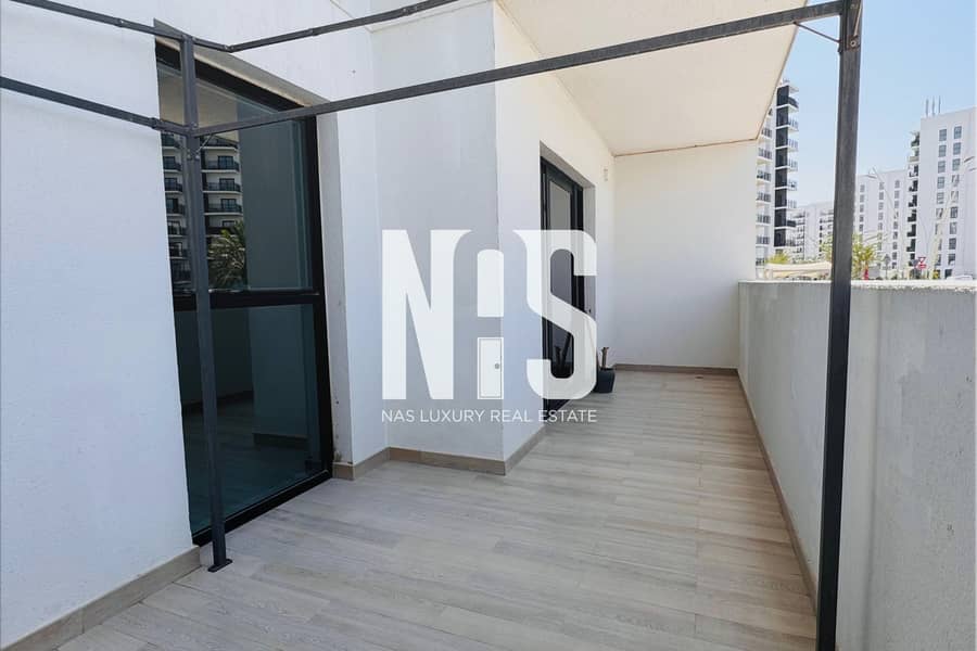 Bright 1BR | Balcony | Water’s Edge | Vacant Bright 1BR | Balcony | Water’s Edge | Vacant
