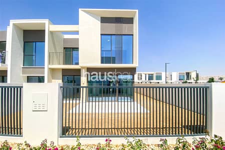 4 Bedroom Townhouse for Sale in The Valley by Emaar, Dubai - Single Row | On Park | Corner Unit | Best Deal