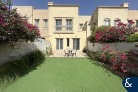فیلا في الينابيع 15،الينابيع 2 غرف 180000 درهم - 11911790