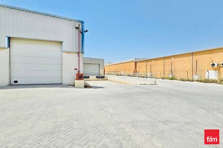 Warehouse for Rent in Jebel Ali, Dubai - Inside Freezone | Ready to Move In Warehouse