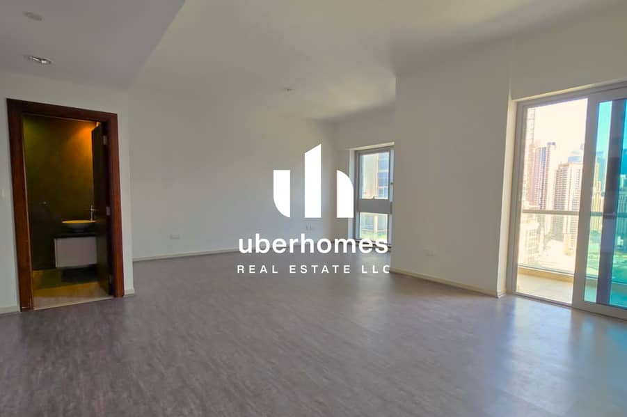 Spacious Unit | High Floor| Upgraded