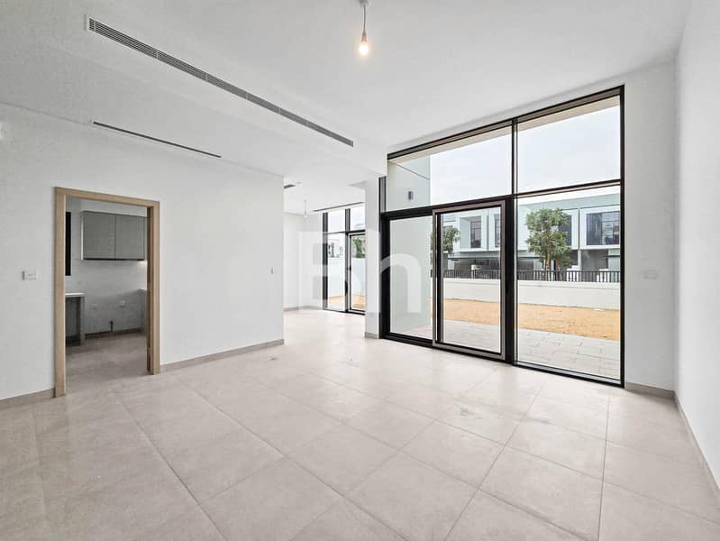 Brand New Unit | Vacant Now | Luxury Built