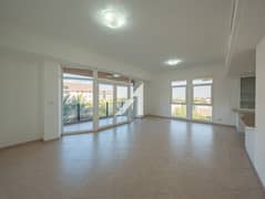 Vacant| Unfurnished | Great Layout| Community View
