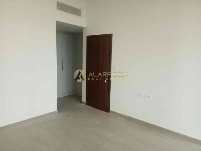11 70b21e61-ed27-4830-a2ac-cb4434ee7de7. jpg